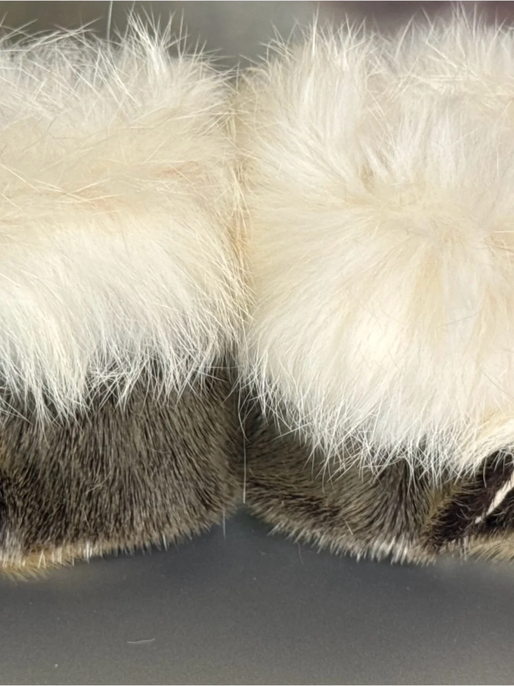 Source Unknown Cream Fur Kids Moccasins with Blue Beaded Flower